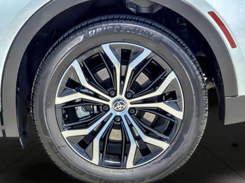 Certified 2024 Toyota Crown AWD/4WD image 24
