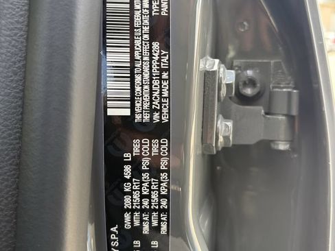 Used 2023 Jeep Renegade Latitude AWD/4WD image 29