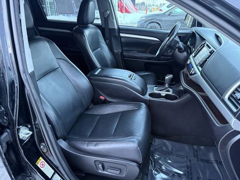 Certified 2018 Toyota Highlander XLE image 17