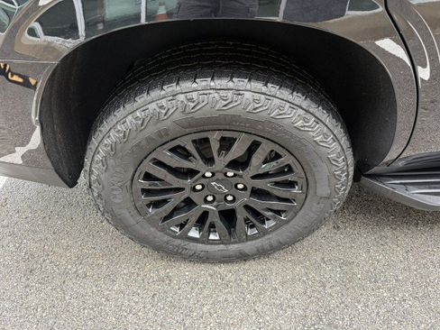 Used 2026 Chevrolet Tahoe LT AWD/4WD image 15