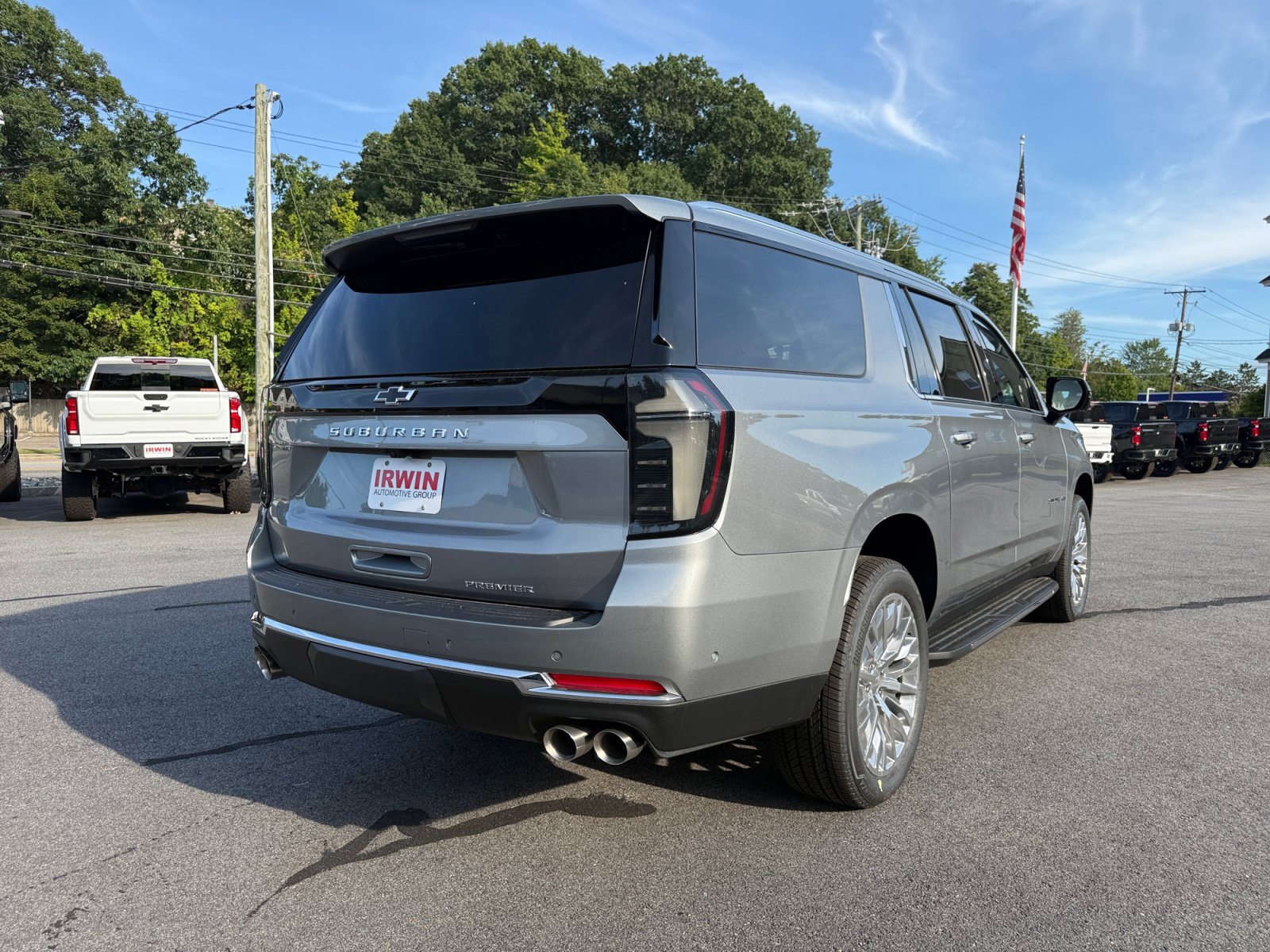New 2026 Chevrolet Suburban Premier w/ Sun And Tow Package AWD/4WD image 16