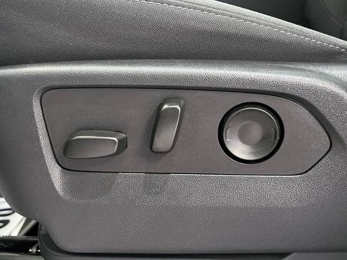 Used 2022 Chevrolet Silverado 1500 LT Trail Boss image 37