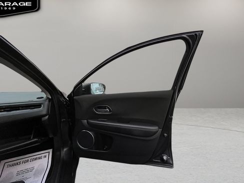 Used 2018 Honda HR-V EX image 31