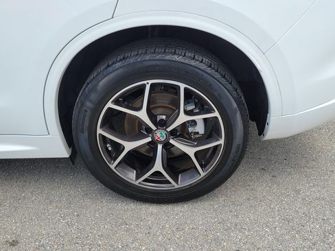 Used 2021 Alfa Romeo Stelvio Ti w/ Active Assist 2 Package TI AWD/4WD image 28