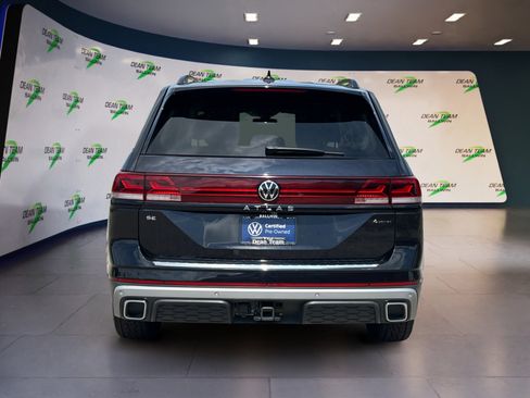 Certified 2024 Volkswagen Atlas Peak Edition SE image 7