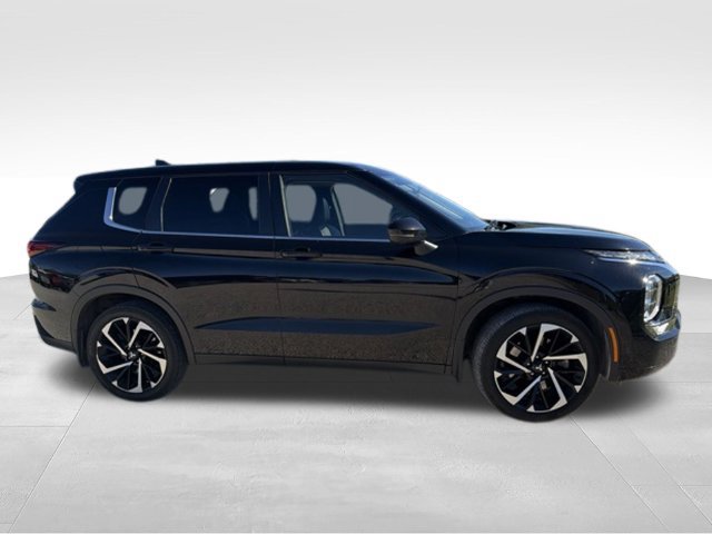 Used 2022 Mitsubishi Outlander SE AWD/4WD image 34