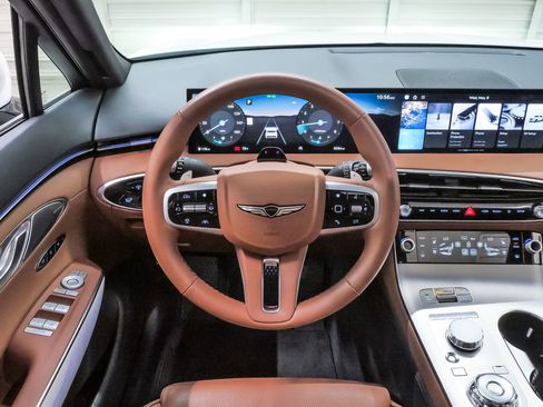 Certified 2026 Genesis GV70 2.5T Advanced AWD/4WD image 20