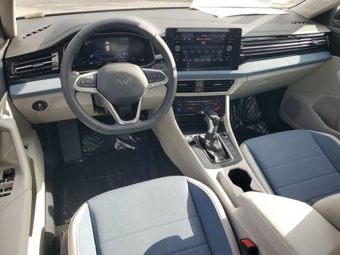 New 2026 Volkswagen Jetta SE FWD image 11