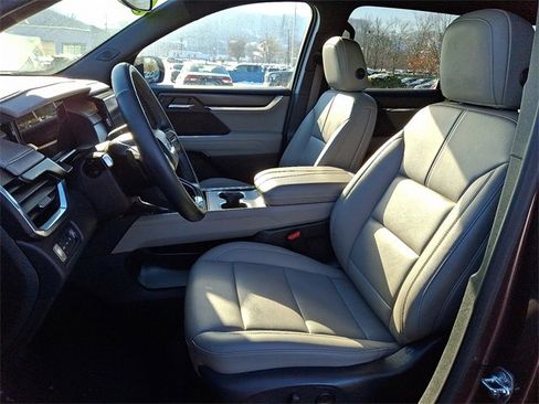 Used 2024 GMC Acadia Elevation image 14