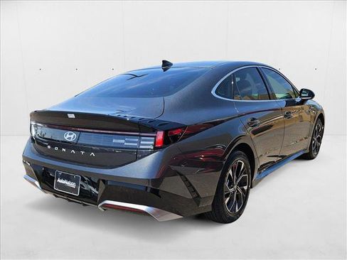 New 2025 Hyundai Sonata SEL image 2