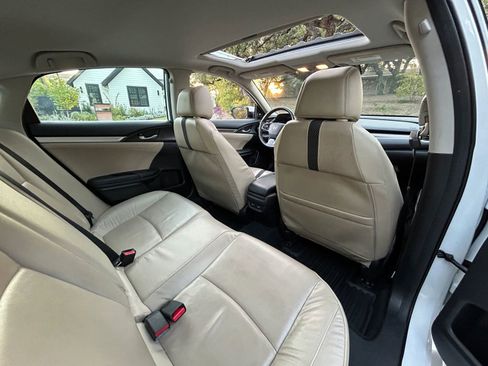 Used 2019 Honda Civic Touring image 14
