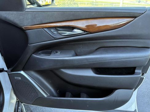 Used 2019 Cadillac Escalade ESV Premium Luxury image 13