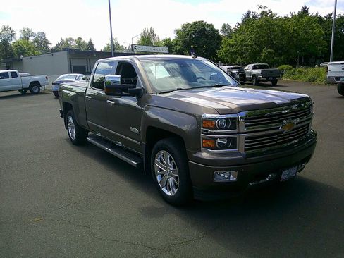 Used 2014 Chevrolet Silverado 1500 High Country w/ High Country Premium Package AWD/4WD image 7