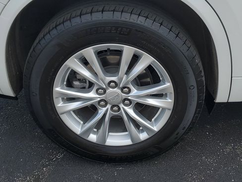 Used 2024 Cadillac XT6 Luxury w/ LPO, Floor Liner Package AWD/4WD image 6