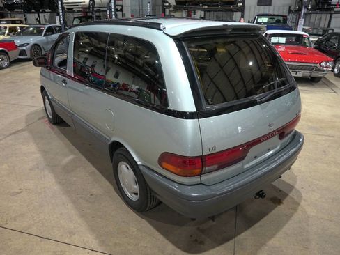 Used 1992 Toyota Previa LE image 16