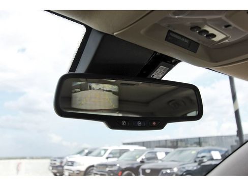 Used 2012 Cadillac SRX Luxury FWD image 22