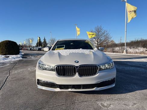 Used 2018 BMW 740i xDrive image 2