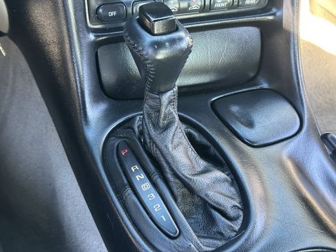 Used 2002 Chevrolet Corvette Coupe w/ Preferred Equipment Group2 RWD image 28