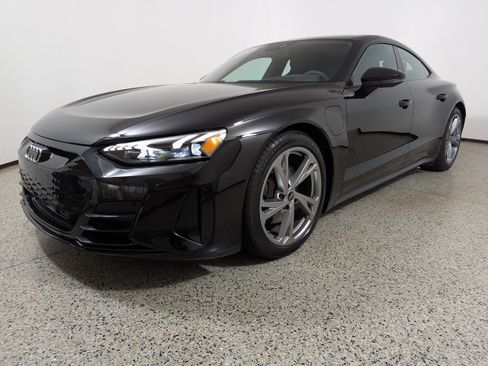 Used 2023 Audi e-tron GT Premium Plus AWD/4WD image 3