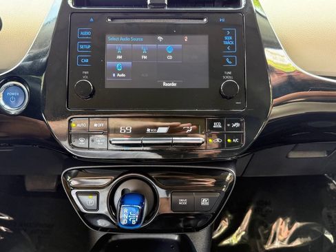 Used 2019 Toyota Prius LE FWD image 35
