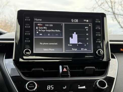 Used 2021 Toyota Corolla LE image 14