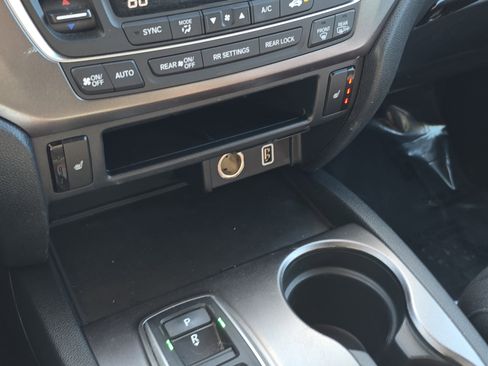 Certified 2022 Honda Pilot Sport image 26