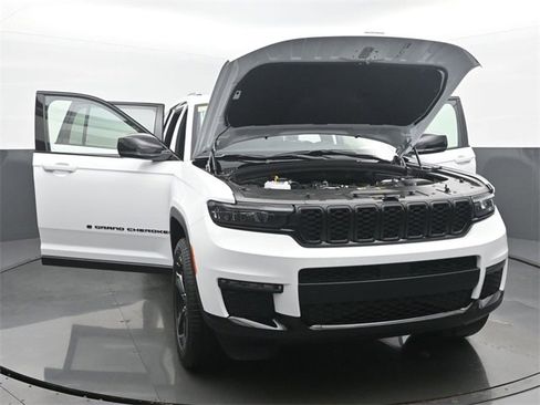 New 2025 Jeep Grand Cherokee L Limited image 55