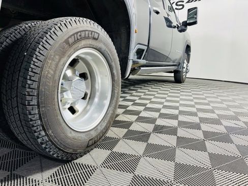 Used 2024 GMC Sierra 3500 Denali Ultimate image 5