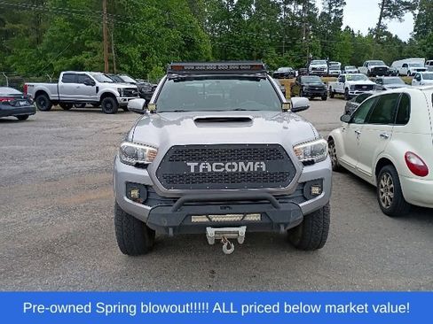 Used 2016 Toyota Tacoma TRD Sport w/ Towing Package AWD/4WD image 3