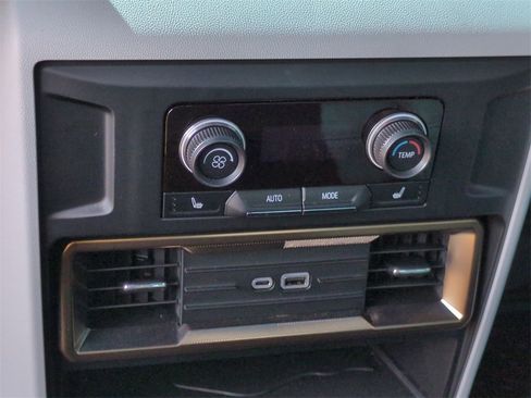 Used 2024 GMC Hummer EV 3X w/ Omega Edition image 28