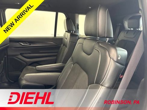 Used 2023 Jeep Grand Cherokee L Laredo AWD/4WD image 18