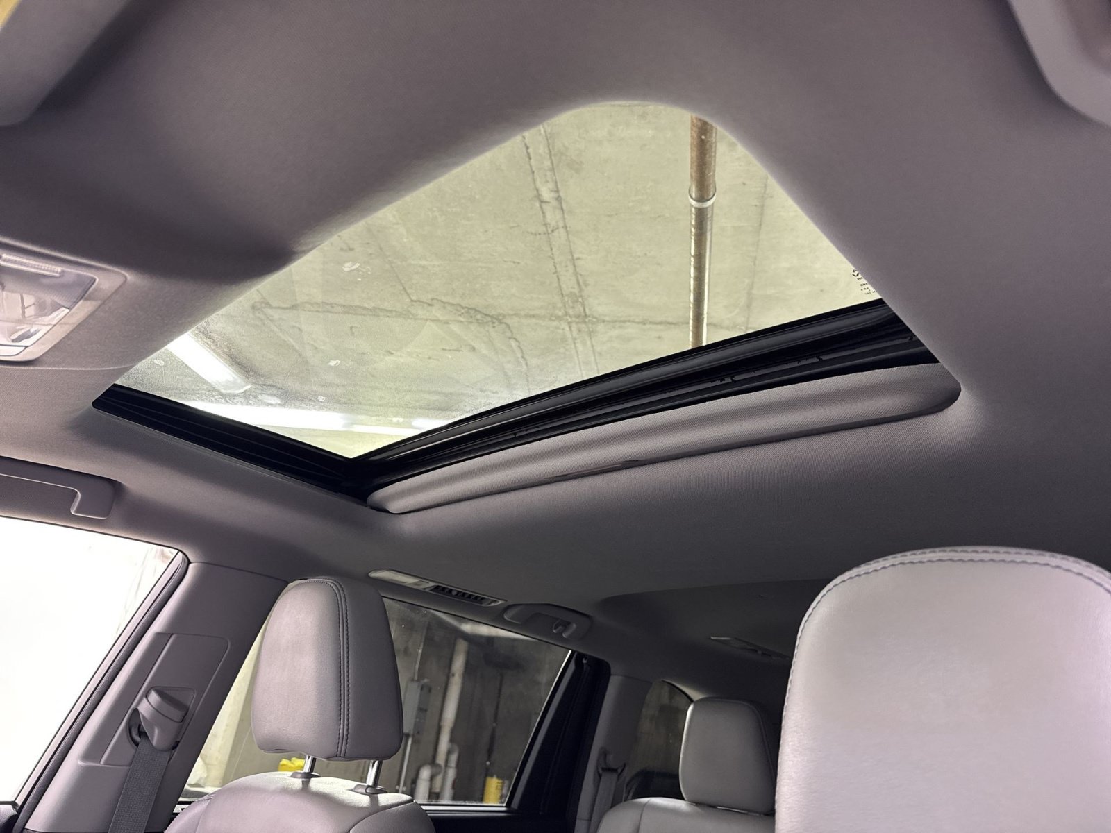 Used 2018 Toyota Highlander XLE AWD/4WD image 36