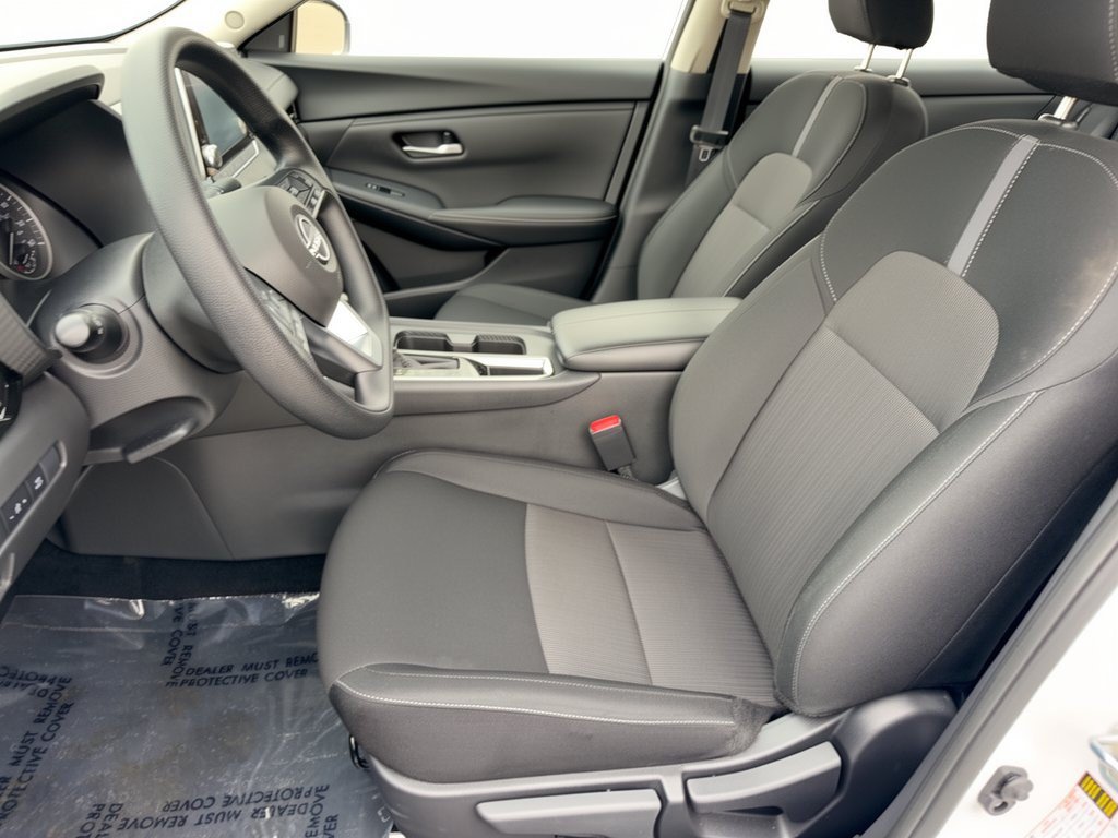 Used 2025 Nissan Sentra SV FWD image 5