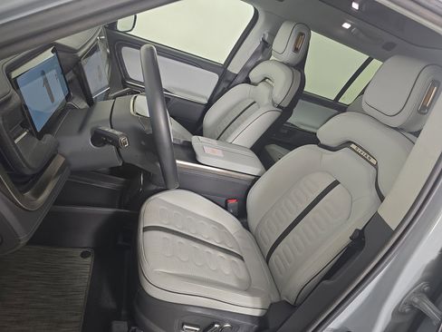 Used 2024 Rivian R1S Adventure AWD/4WD image 20