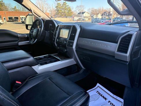 Used 2019 Ford F250 Lariat w/ Lariat Ultimate Package image 16