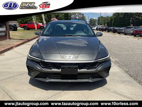 Used 2024 Hyundai Elantra SEL FWD image 2