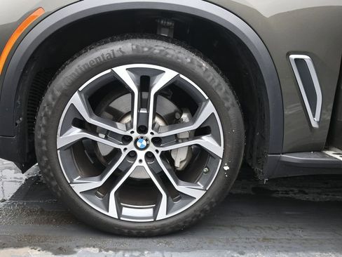 Used 2023 BMW X5 xDrive40i w/ Premium Package image 32