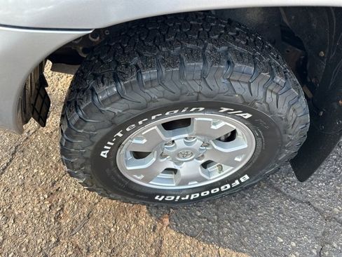 Used 2015 Toyota Tacoma 4x4 Double Cab w/ TRD Off-Road Package image 10