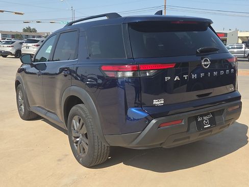 Used 2024 Nissan Pathfinder SV FWD image 5