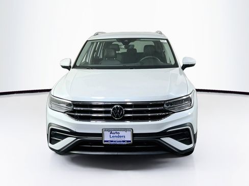 Used 2023 Volkswagen Tiguan SE AWD/4WD image 2