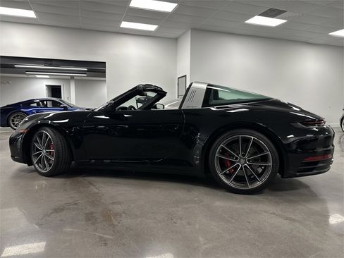 Used 2024 Porsche 911 AWD/4WD image 6