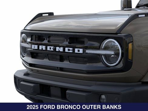 New 2025 Ford Bronco Outer Banks AWD/4WD image 18