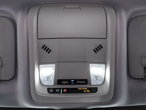 Used 2025 Chevrolet Blazer LT image 18