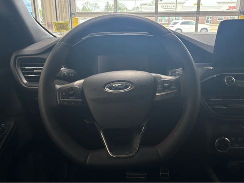Used 2023 Ford Escape ST-Line Select AWD/4WD image 10