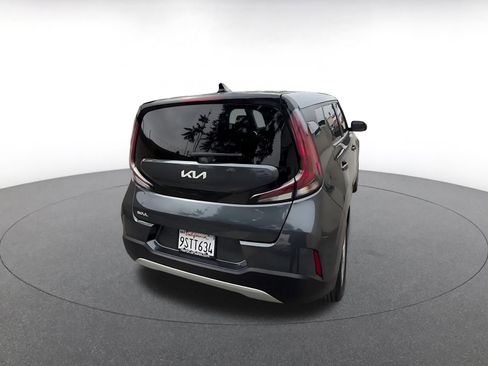 Used 2025 Kia Soul LX w/ LX Technology Package FWD image 15