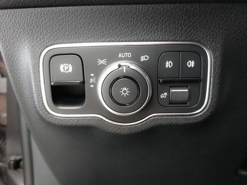 Certified 2026 Mercedes-Benz GLB 250 4MATIC image 9