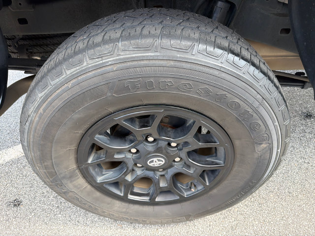 Used 2022 Toyota Tacoma SR5 w/ Technology Package RWD image 17