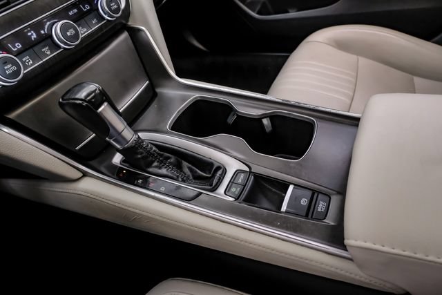 Used 2018 Honda Accord Touring image 31