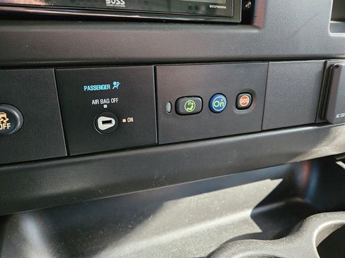 Used 2020 Chevrolet Express 2500 Extended w/ Driver Convenience Package image 23