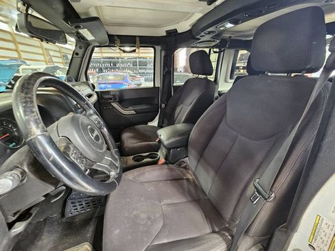 Used 2014 Jeep Wrangler Unlimited Sport w/ Quick Order Package 24S AWD/4WD image 13